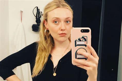 dakota fanning nudity|Dakota Fanning shares nude bathroom pic taken by sister Elle